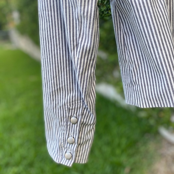 Beautiful & delicate🎉 Striped Blazer Martha B🥰❤️ - Picture 5 of 9